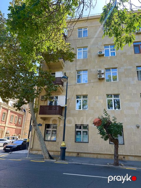 Satılır 1 otaqlı köhnə tikili 32 m²