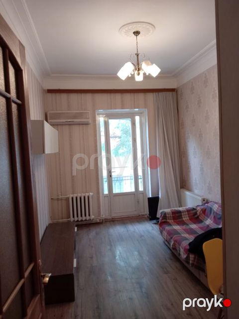 İcarəyə verilir 2 otaqlı köhnə tikili 50 m²