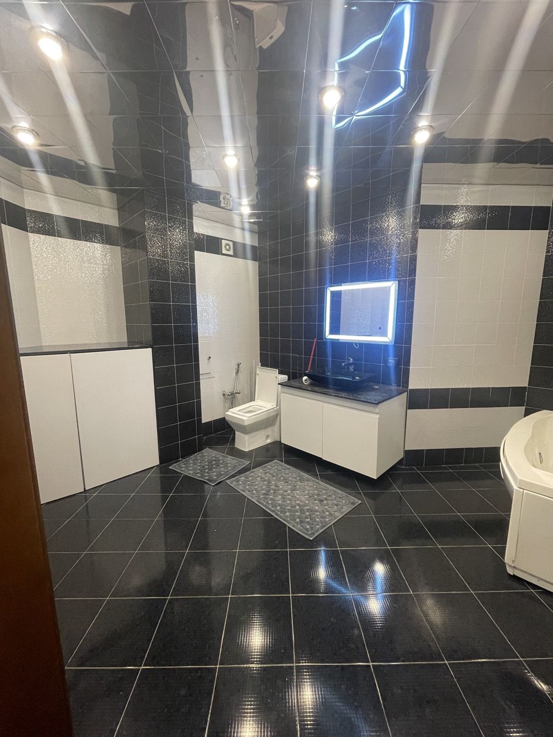 İcarəyə verilir 3 otaqlı yeni tikili 220 m² — Mənzil, Bakı (11)
