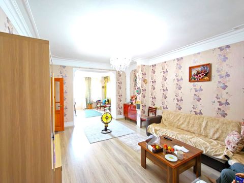 Satılır 3 otaqlı köhnə tikili 75 m² — Bakı