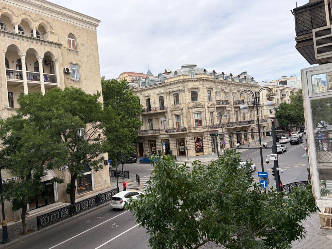 Satılır 1 otaqlı köhnə tikili 40 m² — Mənzil, Bakı (7)
