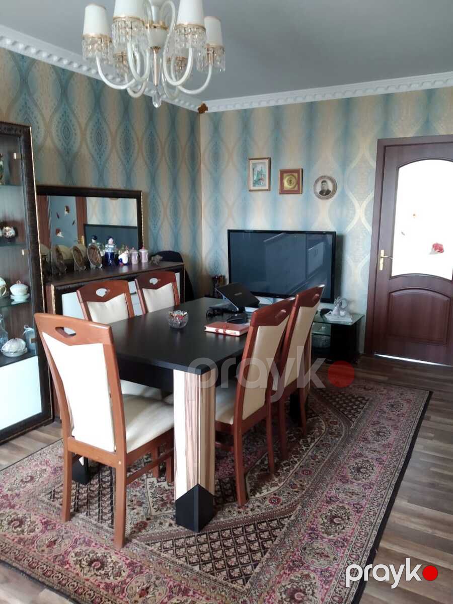 Satılır 8 otaqlı köhnə tikili 200 m² — Mənzil, Bakı (2)