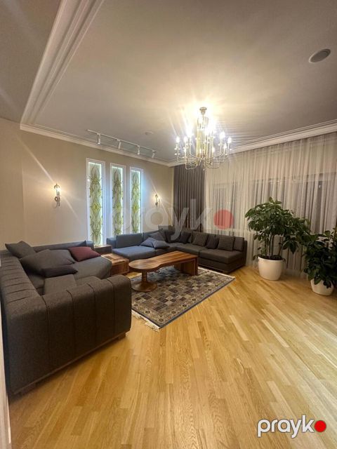 İcarəyə verilir 3 otaqlı yeni tikili 160 m²