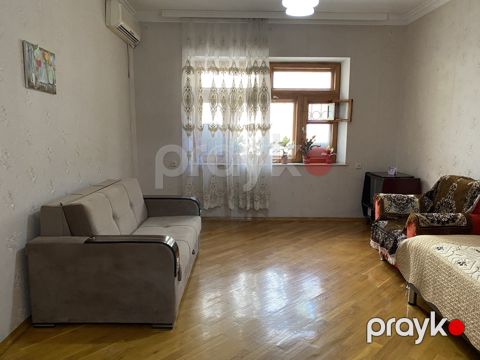 İcarəyə verilir 5 otaqlı köhnə tikili 135 m²