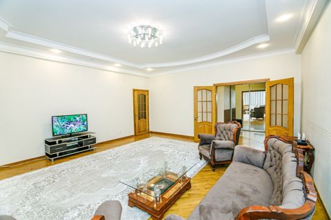 İcarəyə verilir 3 otaqlı yeni tikili 150 m² — Bakı