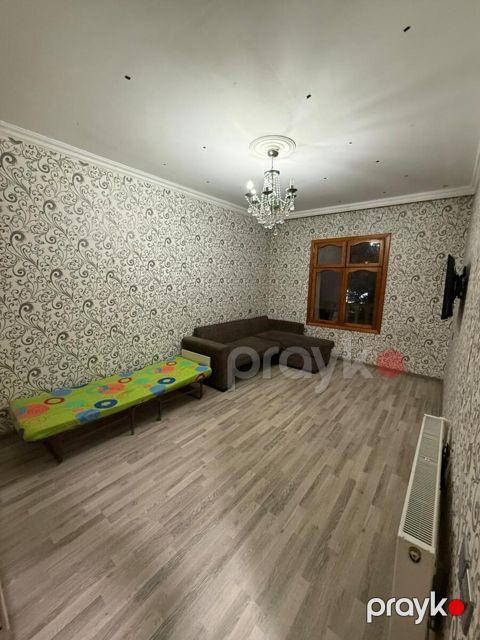 Satılır 2 otaqlı köhnə tikili 70 m²