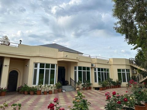 Satılır 4 otaqlı həyət evi/bağ evi 400 m² — Bakı
