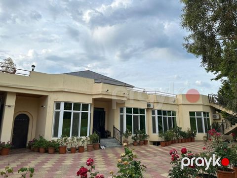 Satılır 4 otaqlı həyət evi/bağ evi 400 m²