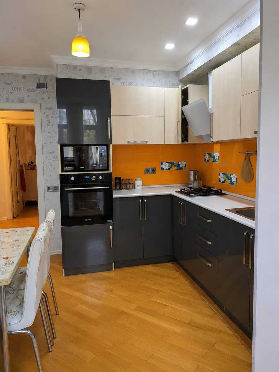 İcarəyə verilir 3 otaqlı köhnə tikili 110 m² — Mənzil, Bakı (6)