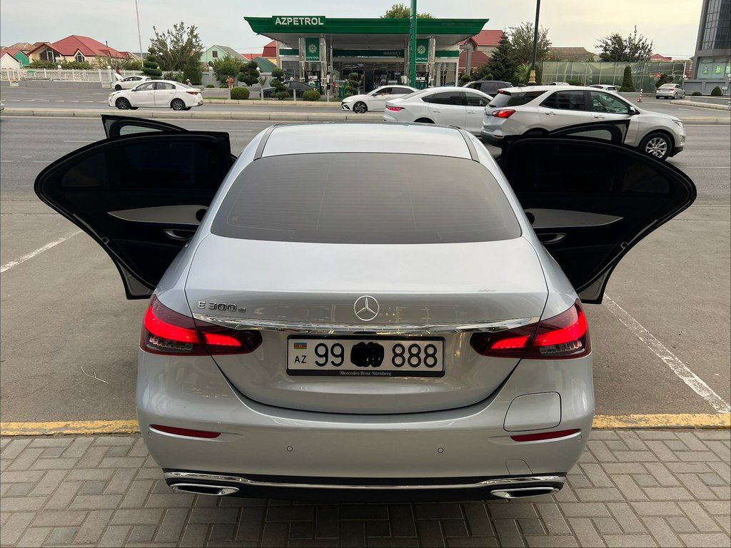 Mercedes E 300 e 4MATIC, 2.0 L, 13.5 kWh, 2022 il, 60 000 km — Avtomobillər, Bakı (9)