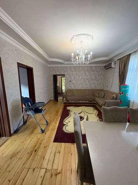 Satılır 8 otaqlı həyət evi/bağ evi 400 m² — Bakı
