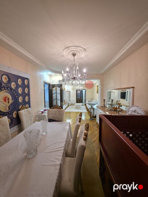 Satılır 4 otaqlı köhnə tikili 110 m²