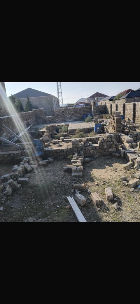 4 sot torpaq sahəsi, Binə qəs — Bakı