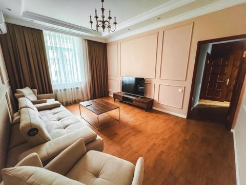 İcarəyə verilir 2 otaqlı köhnə tikili 70 m² — Bakı