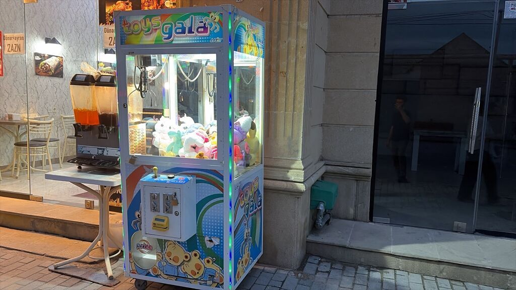50 ve 20 qepikle iwleyir restoranlarada eylence merkezlerinde — Biznes və avadanlıq, Xırdalan (5)