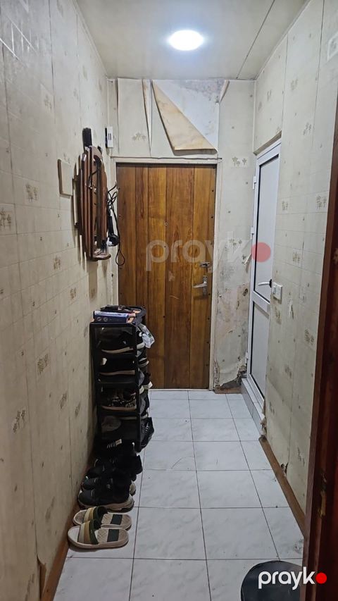 Satılır 3 otaqlı köhnə tikili 50 m²