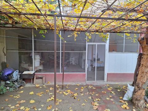 Satılır 6 otaqlı həyət evi/bağ evi 150 m² — Bakı