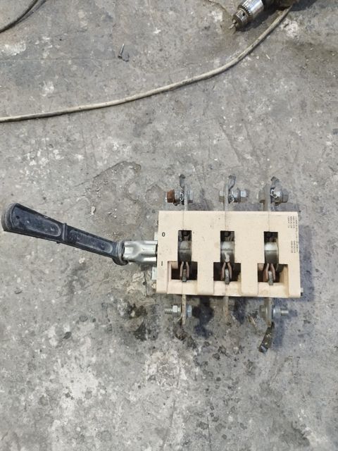 Elektrik açarı — Bakı