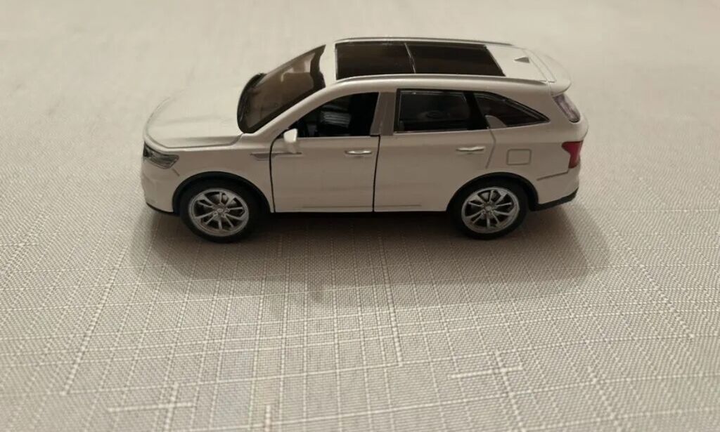 Ağ rəngli miniatür SUV model avtomobil oyuncağı - Korpus: ağ rəng — İdman, hobi, istirahət, Bakı (3)