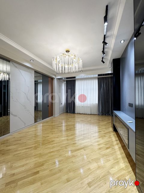 Satılır 4 otaqlı yeni tikili 140 m²