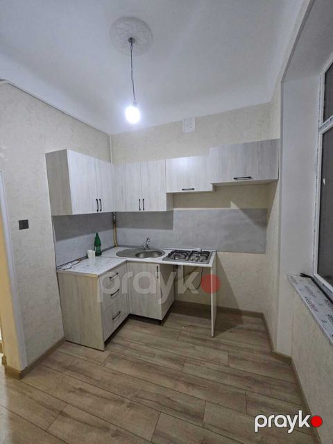 Satılır 2 otaqlı köhnə tikili 45 m²