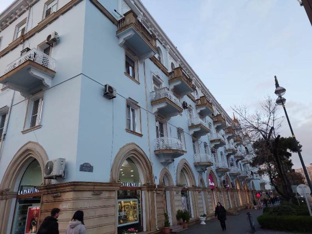 Satılır 4 otaqlı köhnə tikili 110 m² — Mənzil, Bakı (2)