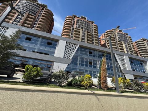 Satılır 2 otaqlı yeni tikili 83 m² — Bakı