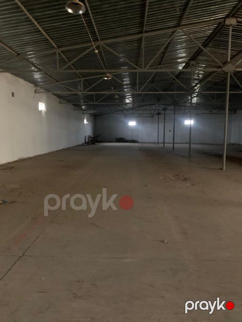 İcarəyə verilir obyekt 1000 m²