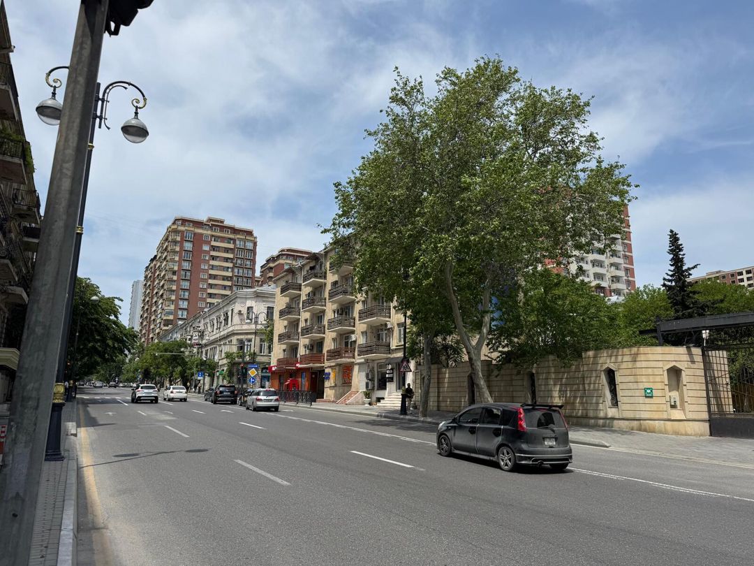 Satılır 2 otaqlı köhnə tikili 60 m² — Mənzil, Bakı (2)
