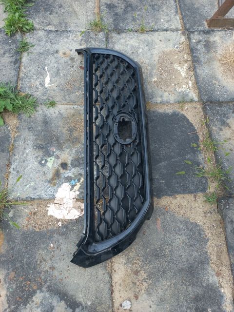Toyota Corolla Cross radiator barmaqlığı — Bakı