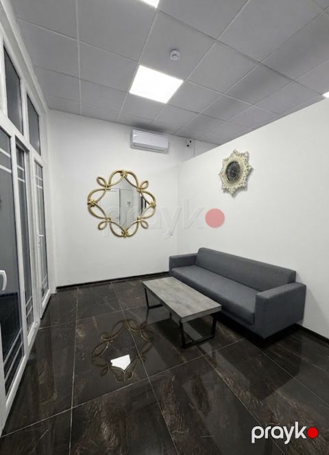 İcarəyə verilir obyekt 68 m²