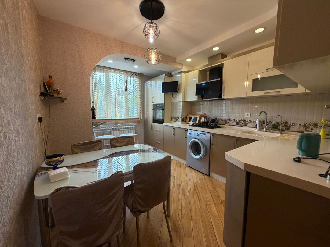 Satılır 4 otaqlı köhnə tikili 120 m² — Mənzil, Bakı (8)