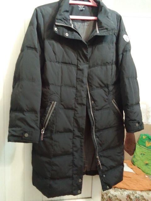 Qadın uzun qış gödəkçəsi – qara rəng - Model: quilted/pufik tipli — Digah
