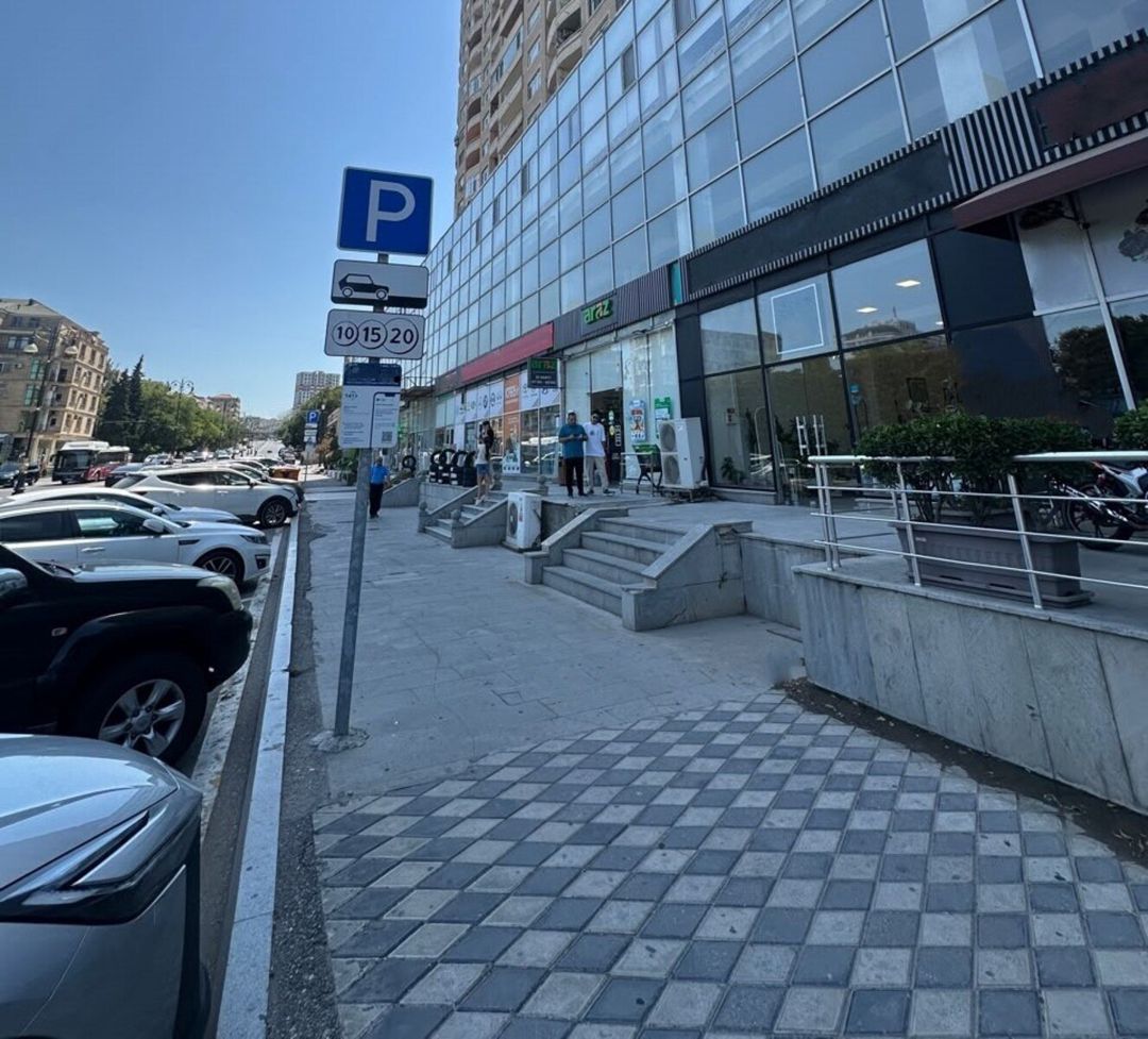 Satılır obyekt 305 m² — Əmlak, Bakı (4)