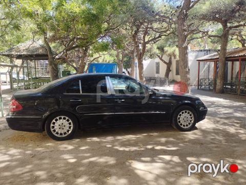 Mercedes-Benz E 220: 2.2 l 2002 il Sedan