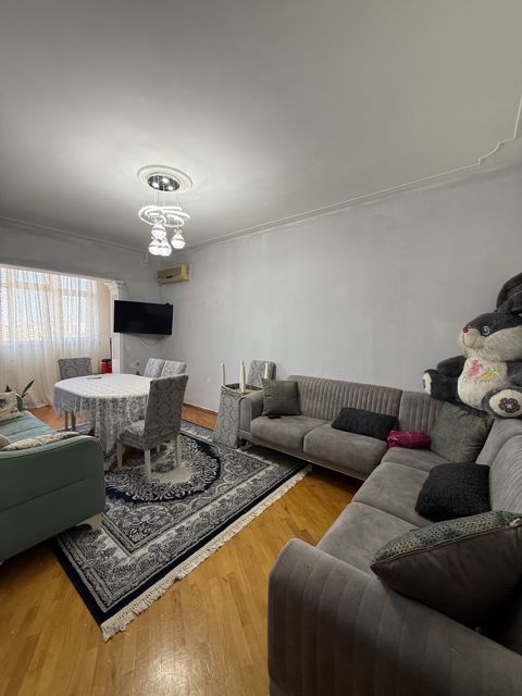Satılır 3 otaqlı köhnə tikili 75 m² — Bakı