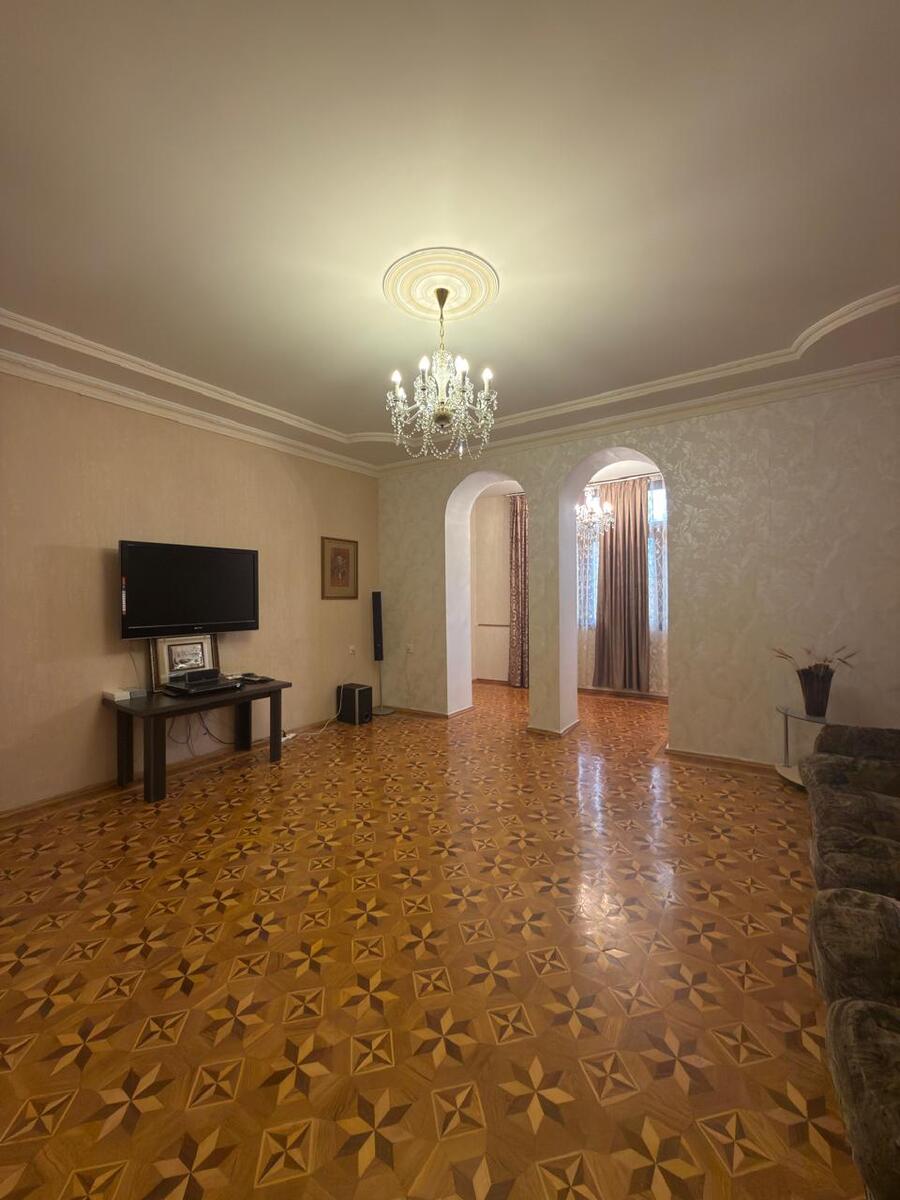 Satılır 2 otaqlı köhnə tikili 75 m² — Mənzil, Bakı (2)
