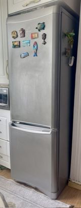Indesit No Frost iki bölməli soyuducu - Rəng: metalik/gümüş - Aşağıda — Refrigerators