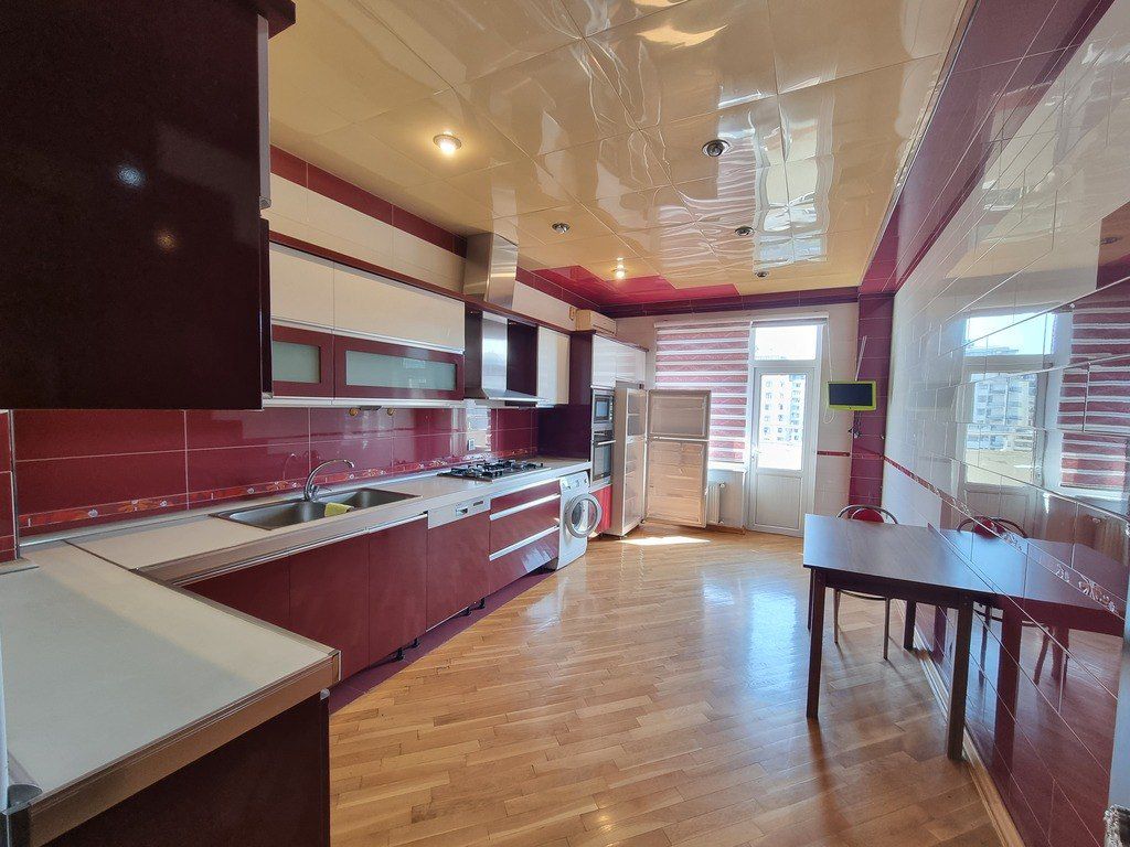 Satılır 4 otaqlı yeni tikili 212 m² — Mənzil, Bakı (11)