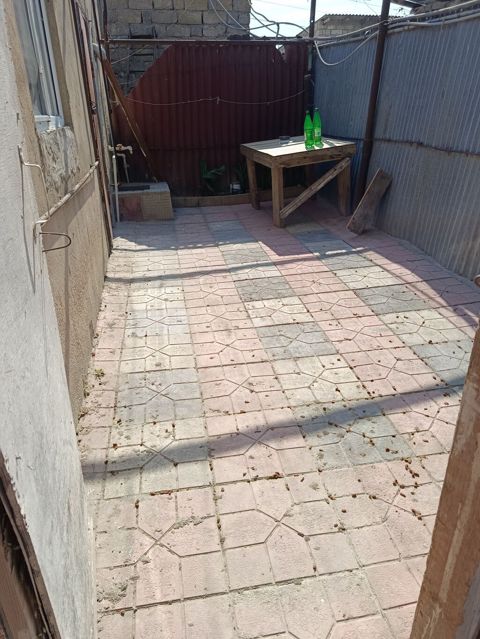 Salam iki otaq bir salon kunasi hamam tualet birdi qaz işıq sizlikdi — Digah