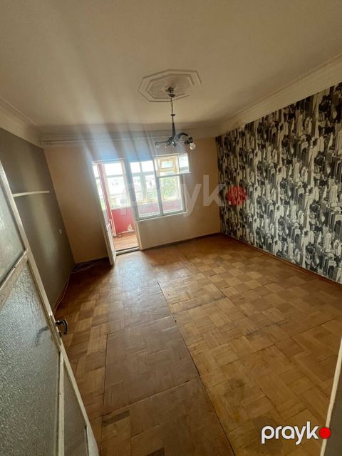 Satılır 3 otaqlı köhnə tikili 75 m²