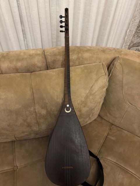 Elektro bağlama (saz) – preamp və daxili tuner ilə - Korpus: tünd — Digah