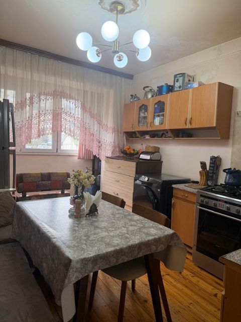 Satılır 2 otaqlı köhnə tikili 48 m² — Bakı