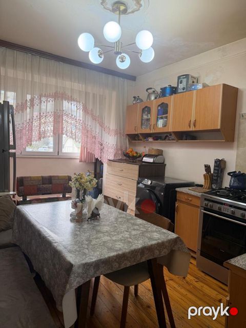 Satılır 2 otaqlı köhnə tikili 48 m²