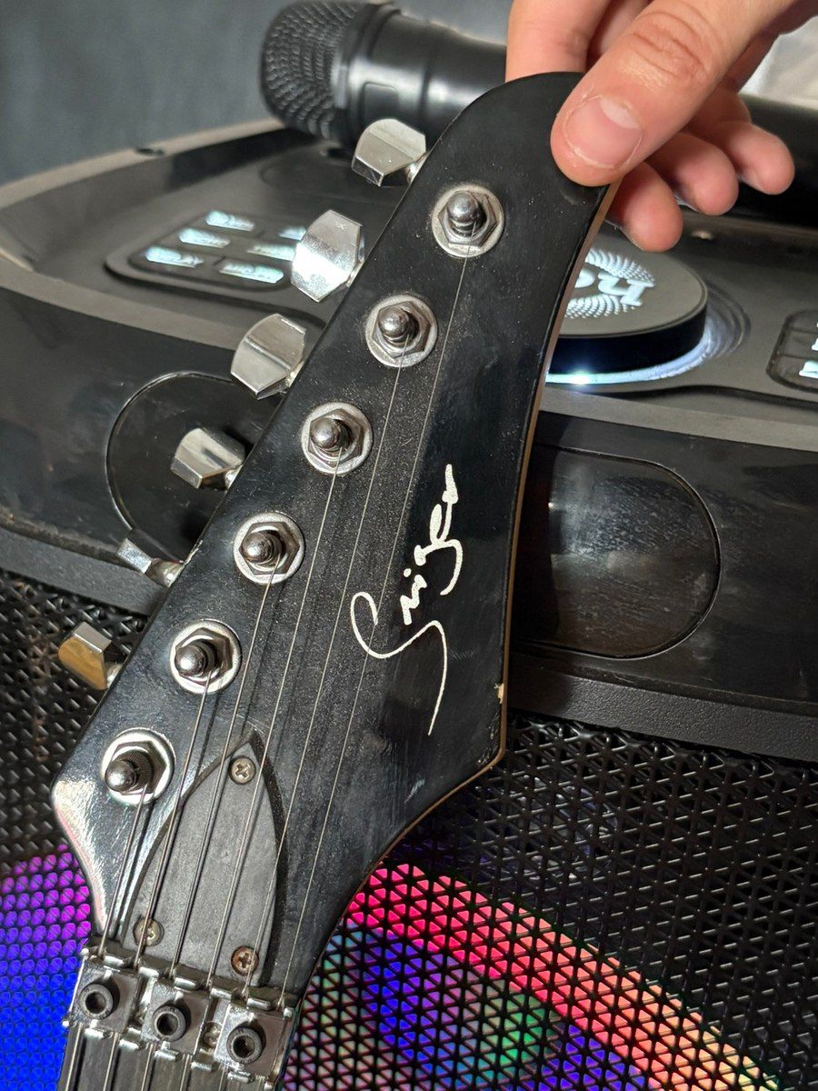 Elektrik gitara — Musiqiə alətləri, Bakı (2)