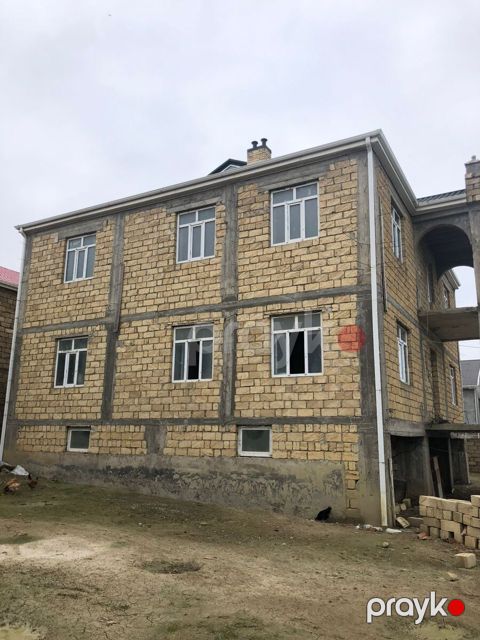 Satılır 9 otaqlı həyət evi/bağ evi 600 m²