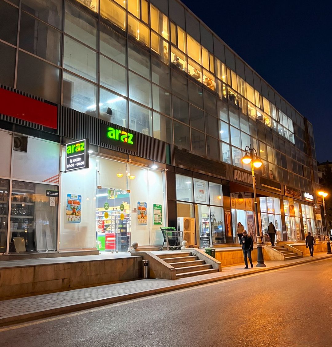 Satılır obyekt 305 m² — Əmlak, Bakı
