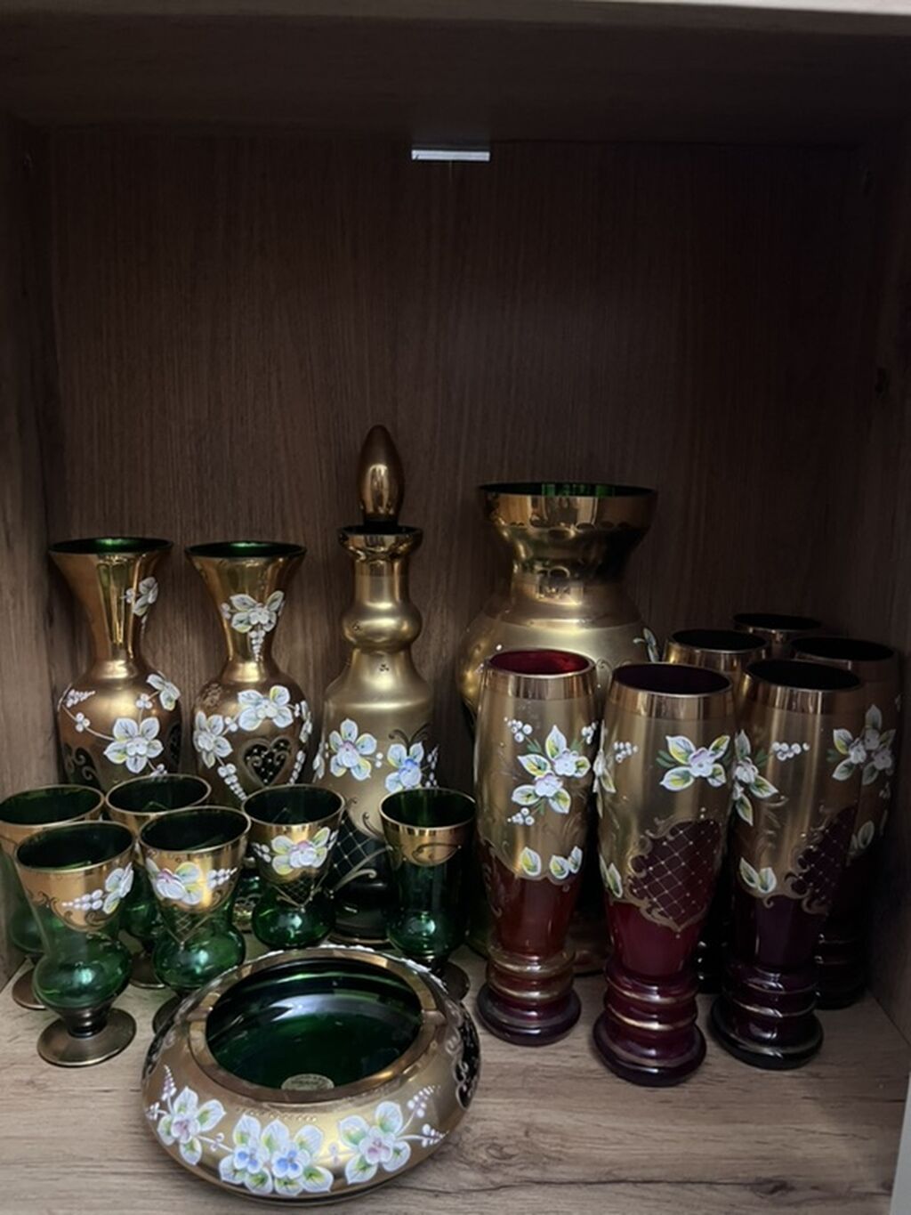 Zərif şüşə-bədii qablar dəsti - Material: rəngli şüşə (yaşıl və bordo — Qablar, Masazır