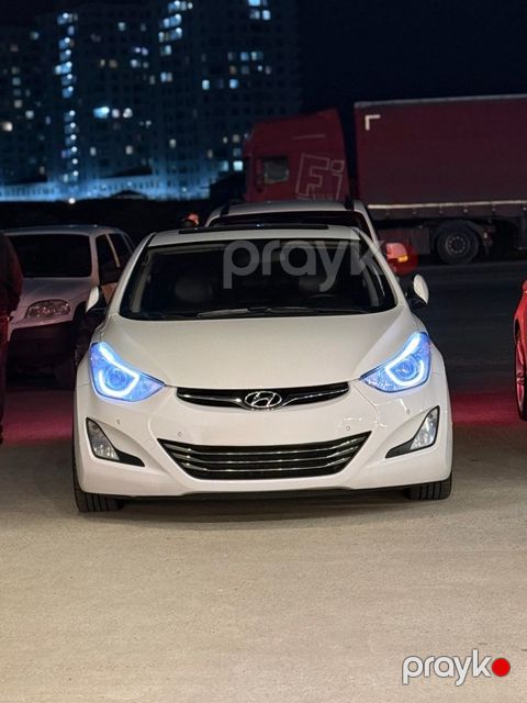 Hyundai Elantra, 1.8 L, 2014 il, 250 000 km
