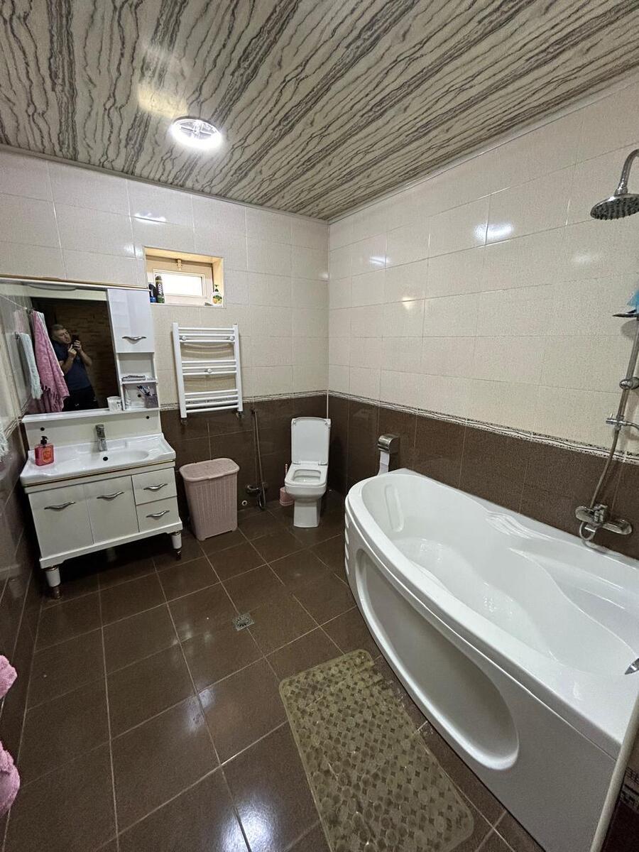Satılır 4 otaqlı həyət evi/bağ evi 200 m² — Ev, villa, Bakı (11)